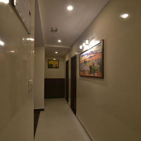 Address 24 Inn Bangalore Eksteriør billede