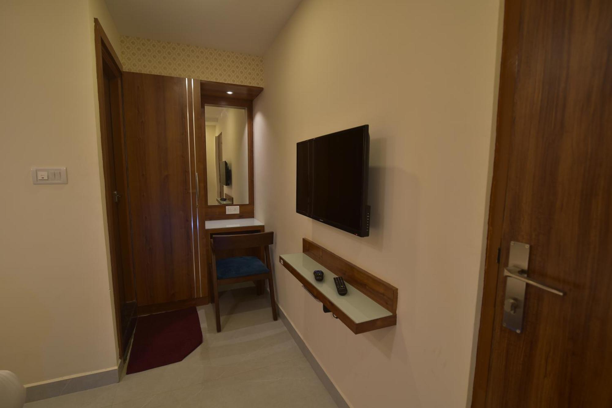 Address 24 Inn Bangalore Eksteriør billede
