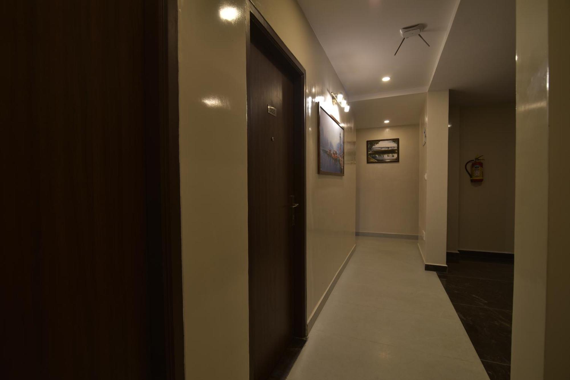 Address 24 Inn Bangalore Eksteriør billede