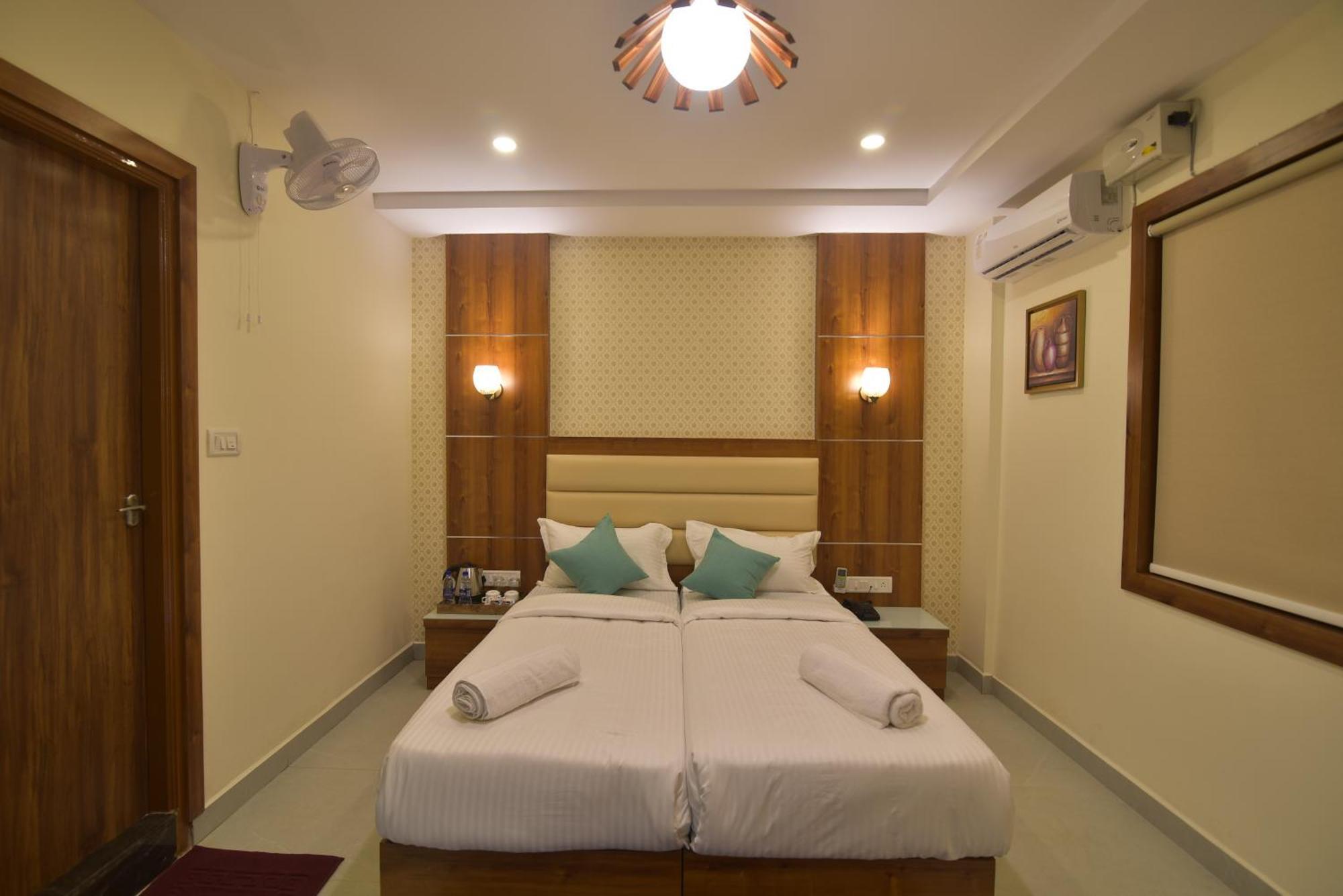 Address 24 Inn Bangalore Eksteriør billede