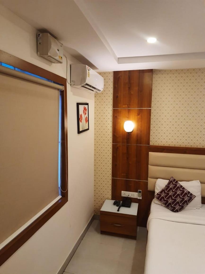Address 24 Inn Bangalore Eksteriør billede
